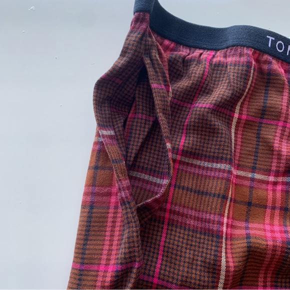 Tommy Hilfiger Original long sleeve flannel plaid pajama set in red Size XL - Picture 12 of 14